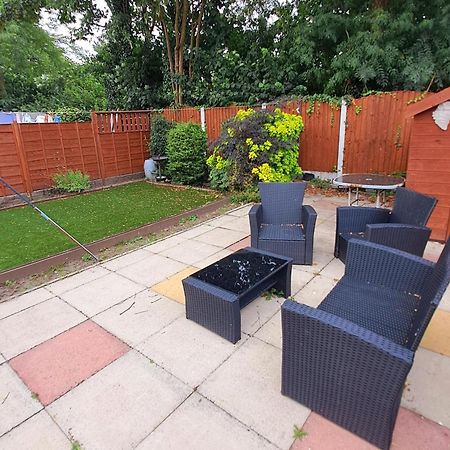 Dalton House - Three Bedroom Property Stretford Free Parking Near The Trafford Centre Manchester Exteriér fotografie
